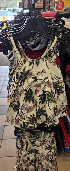 Highland Park Shopping Center photo 2