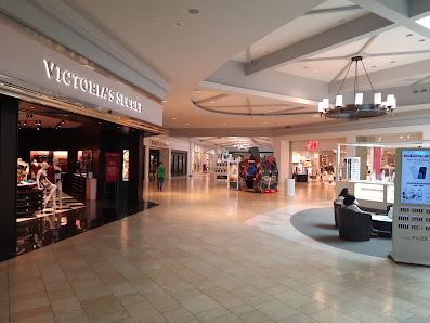 Naples Plaza photo 2