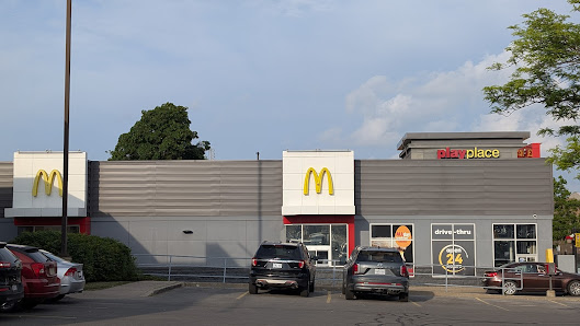 Thorold Stone Plaza photo 1