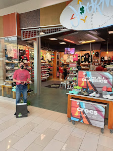 Poughkeepsie Galleria photo 4