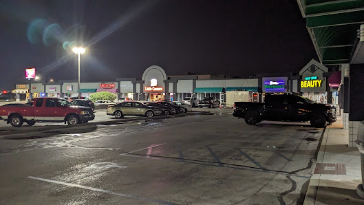 Foundation Park Plaza photo 1