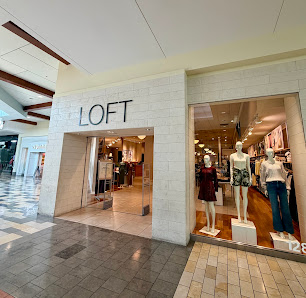 Westfield Oakridge photo 1