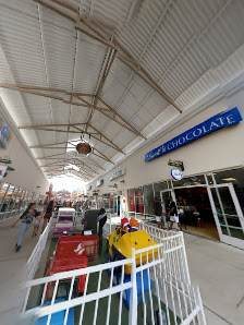 Grove City Premium Outlets photo 7