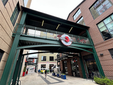 5th Street Market Alley photo 1