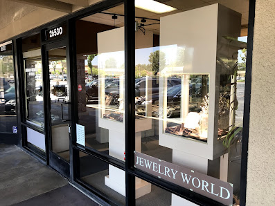 Redwood Plaza Shopping Center photo 2