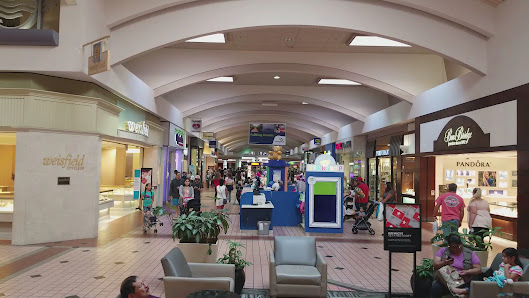 Columbia Center Mall photo 2