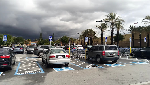 Fontana Square photo 3