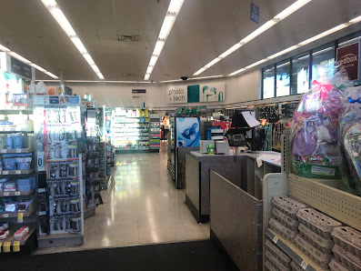 Lake Crest Village Shopping Center photo 2