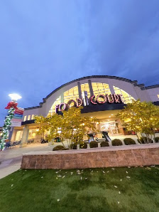 Cincinnati Premium Outlets photo 6