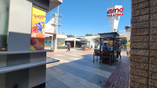 The Shops at Valley Square photo 4