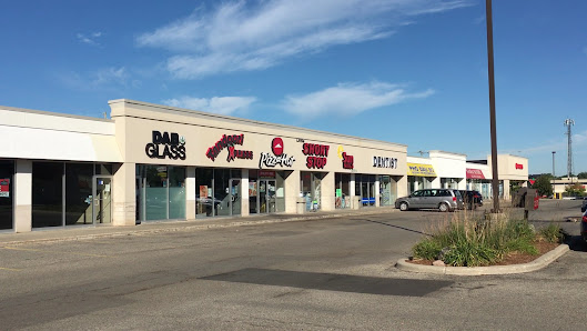 Ottawa south shopping center photo 3