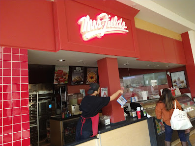 Brea Mall photo 6