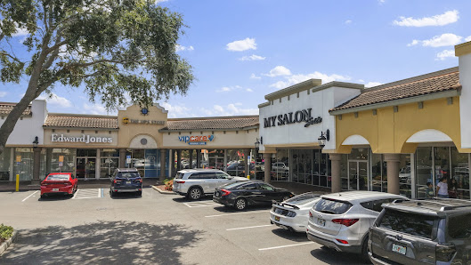 Valrico Commons photo 1