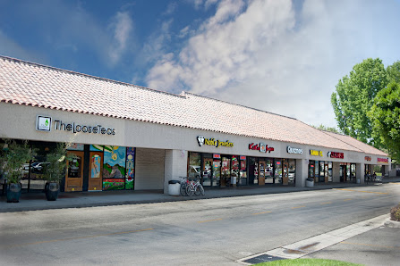Twin Oaks Shopping Center photo 6