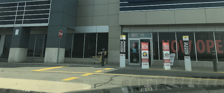 Queenston Place photo 1