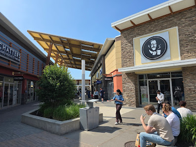 Tanger Outlets Ottawa photo 1