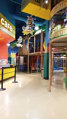 Galleria at Crystal Run photo 4