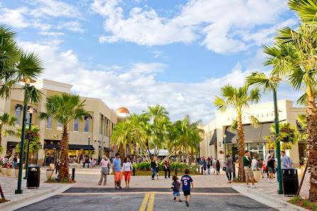 The Shops at Palm Desert photo 6