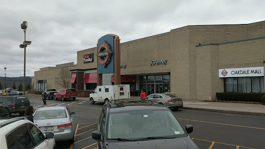 Oakdale Commons photo 3