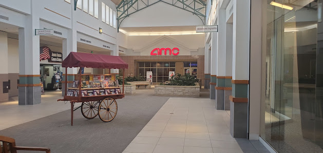 Town Center Plaza photo 4