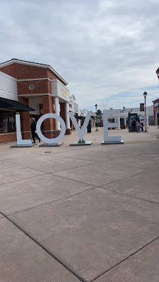 Leesburg Premium Outlets photo 2