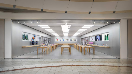 Apple The Mall of New Hampshire photo 2