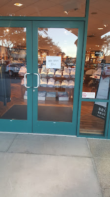 Desert Hills Premium Outlets photo 4