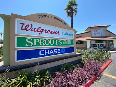 Corona Town & Country photo 1