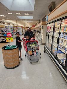 Dale Carlia Shopping Center photo 2