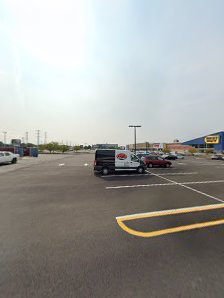 The Plaza at Woodbridge photo 7