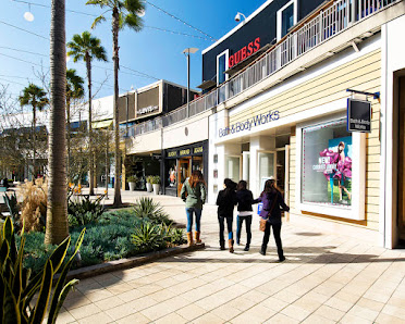 Del Amo Fashion Center Curbside Zone 4 photo 6