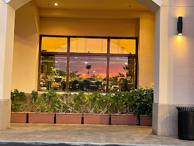 Corona Del Mar Plaza photo 1
