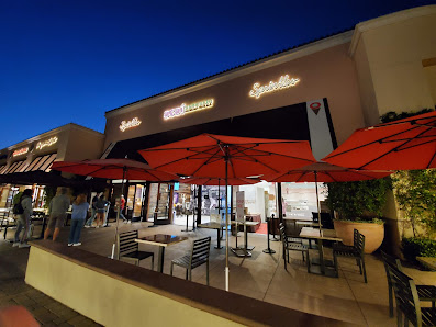 Corona Del Mar Plaza photo 2