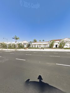 Corona Del Mar Plaza photo 6