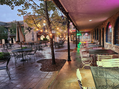Magnolia Park Courtyard photo 1