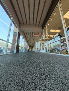 Columbia Gorge Outlets photo 5