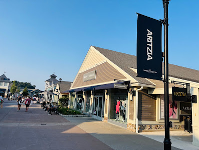 Woodbury Common Premium Outlets photo 1