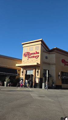 Los Cerritos Center photo 2