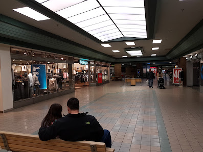 Waneta Plaza photo 2