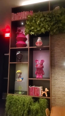 Lincoln Road Shopping District photo 2