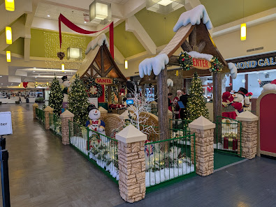 Macomb Mall photo 1
