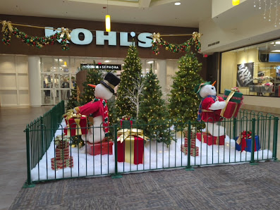 Macomb Mall photo 3