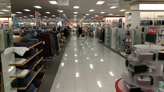 Airport Center Shopping Center photo 3
