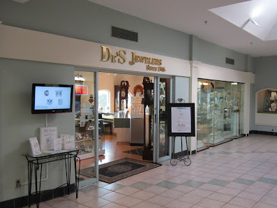 Poughkeepsie Plaza photo 5