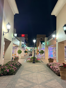 Miromar Outlets photo 1