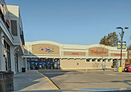 Adams Plaza photo 1