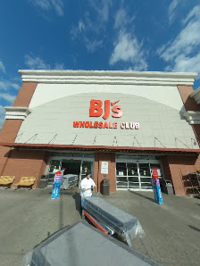 District Shops of Pelham Manor photo 5