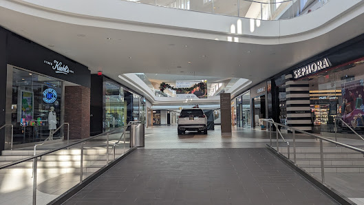 Del Amo Fashion Center Curbside Zone 1 photo 1