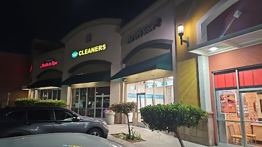 La Sierra Plaza photo 1