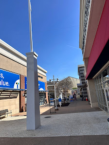Tanger Outlets National Harbor photo 2